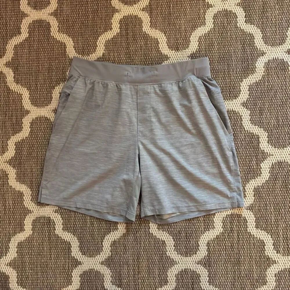Lululemon T.H.E liner less men’s shorts men’s size large